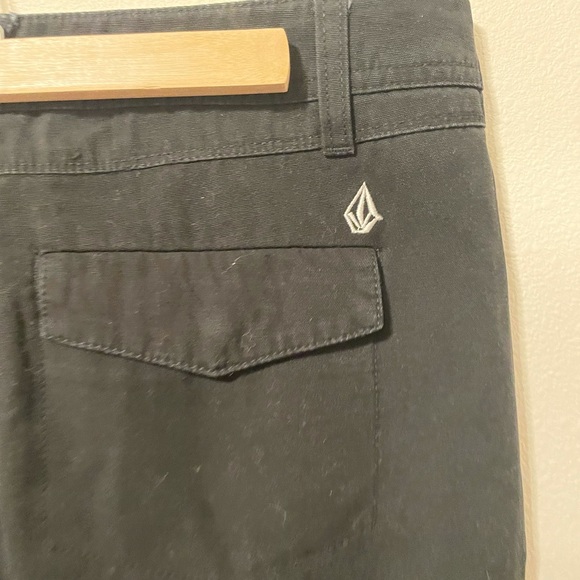 Volcom black lived in cuffed pants Size 7 NWT - Picture 6 of 9